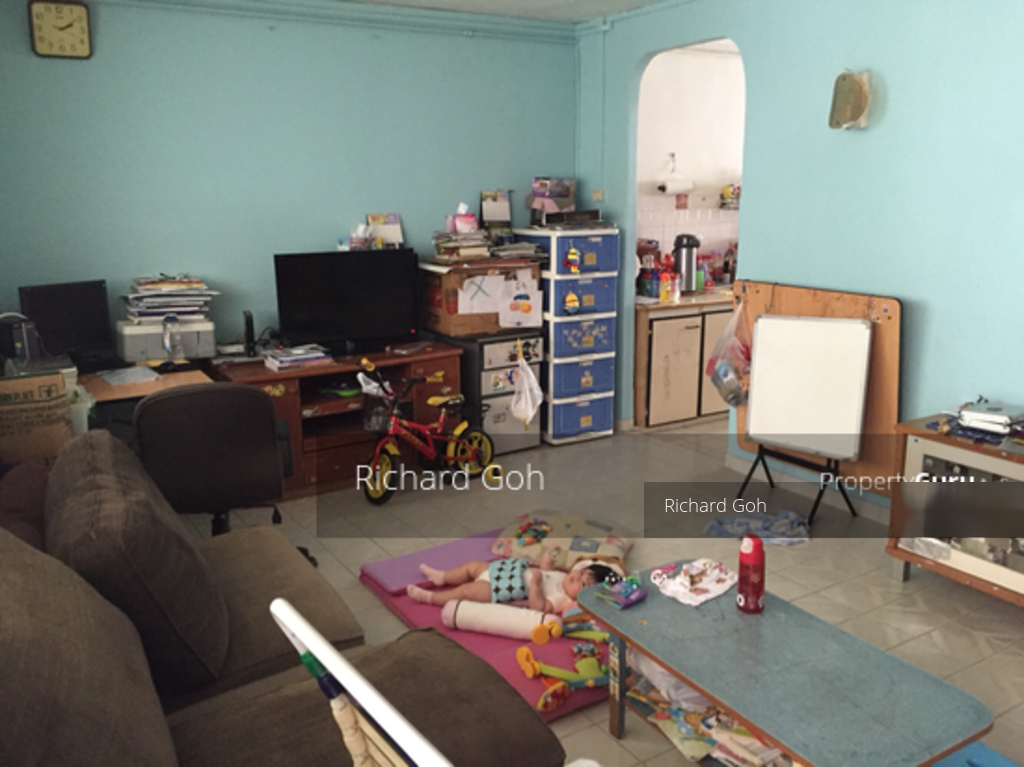 Hougang Avenue 8 thumbnail photo